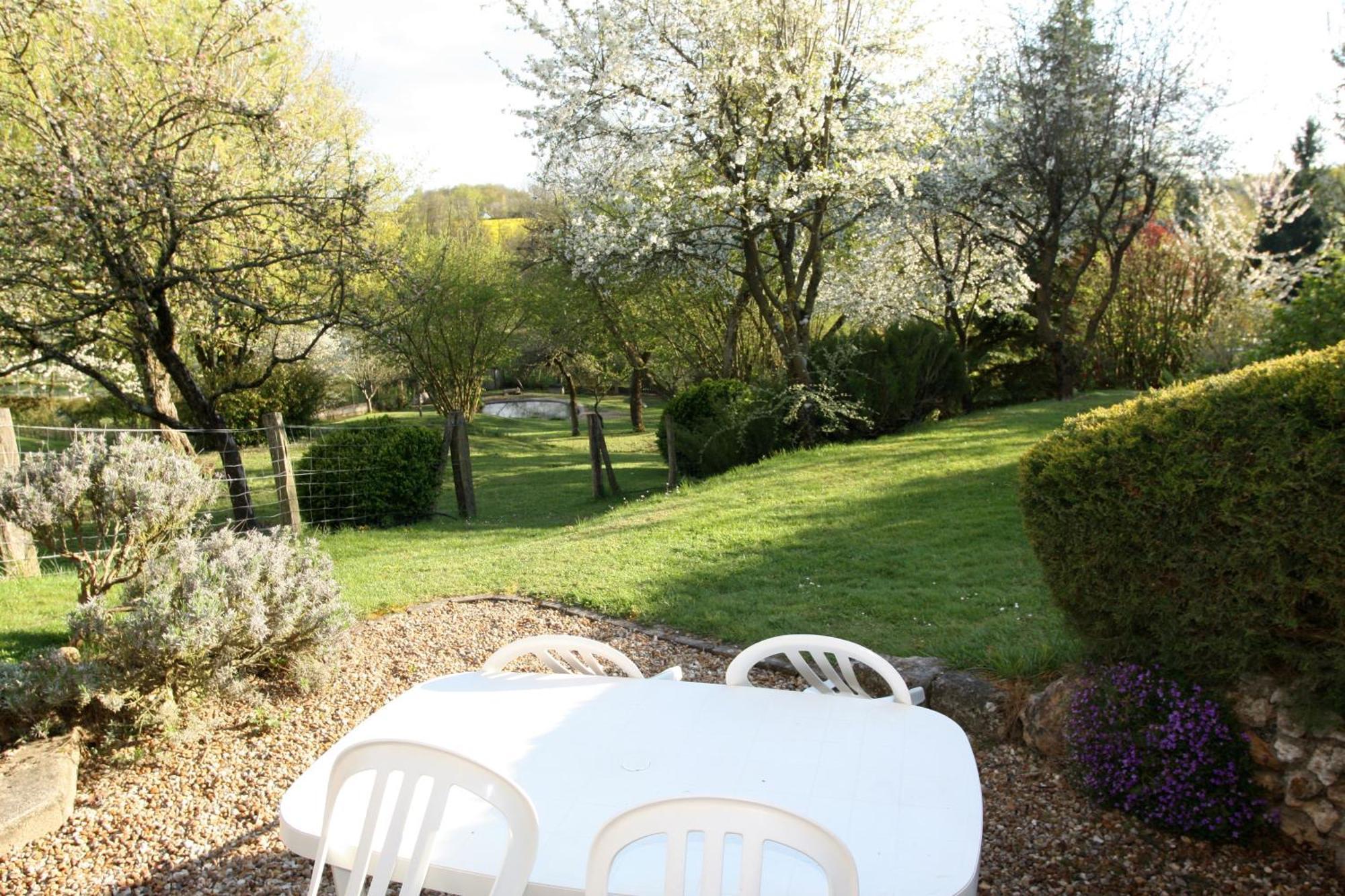 Bed and Breakfast La Maréchalerie Monthodon Exterior foto