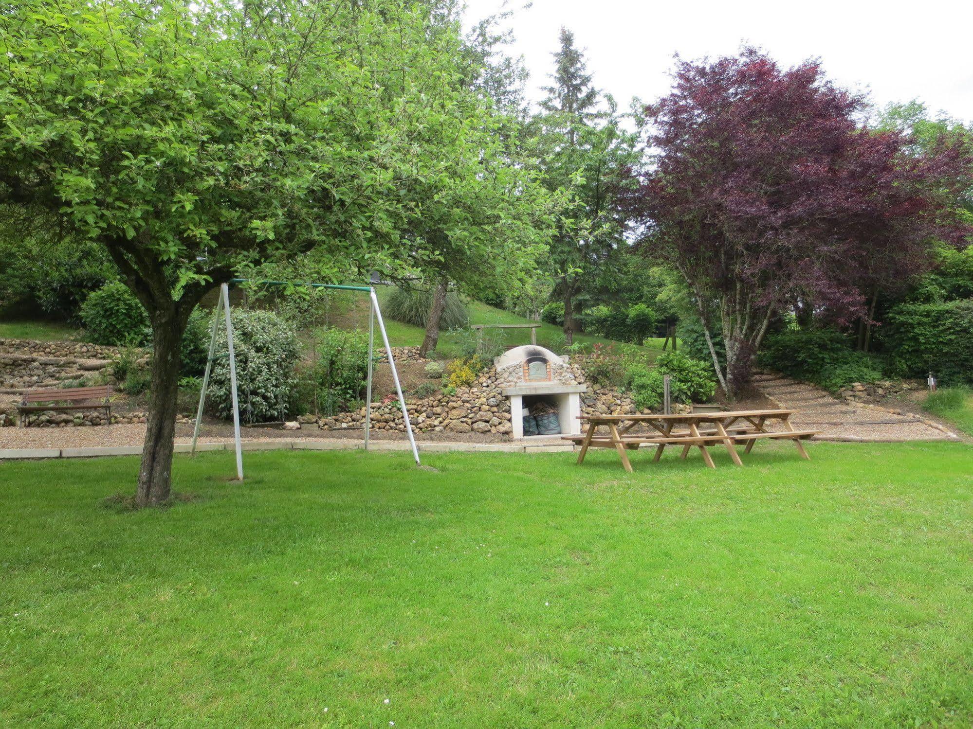 Bed and Breakfast La Maréchalerie Monthodon Exterior foto